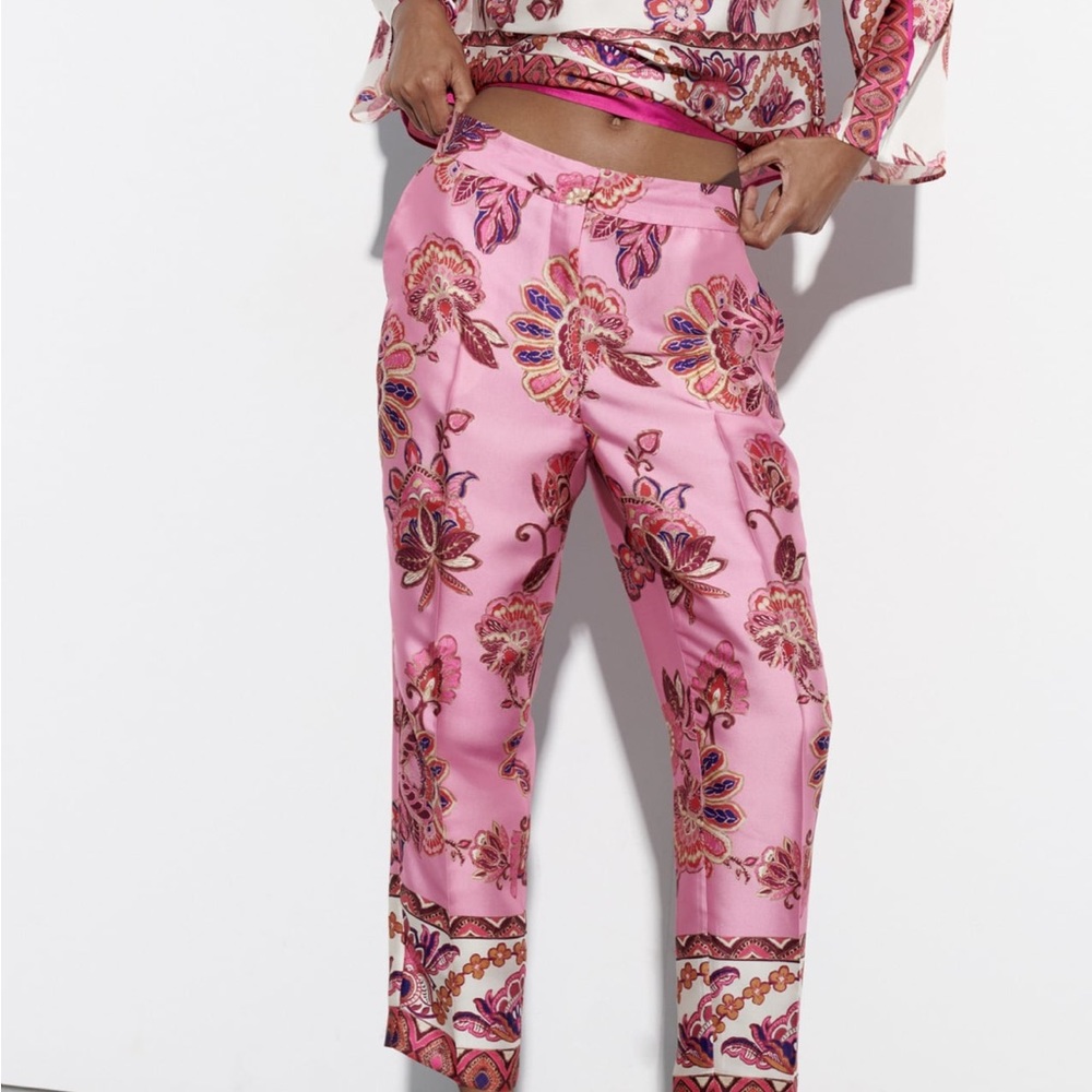Zara floral print ankle length pants